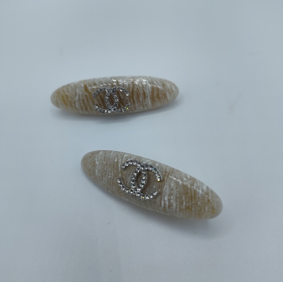 CHANEL Beauté Rhinestone CC Lucite Barrette Set of 2 Hair Clips Authentic - Picture 1 of 3